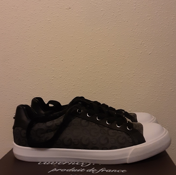 Guess Shoes Size 8 Canvas Monogram Sneakers NWOT - Picture 5 of 16